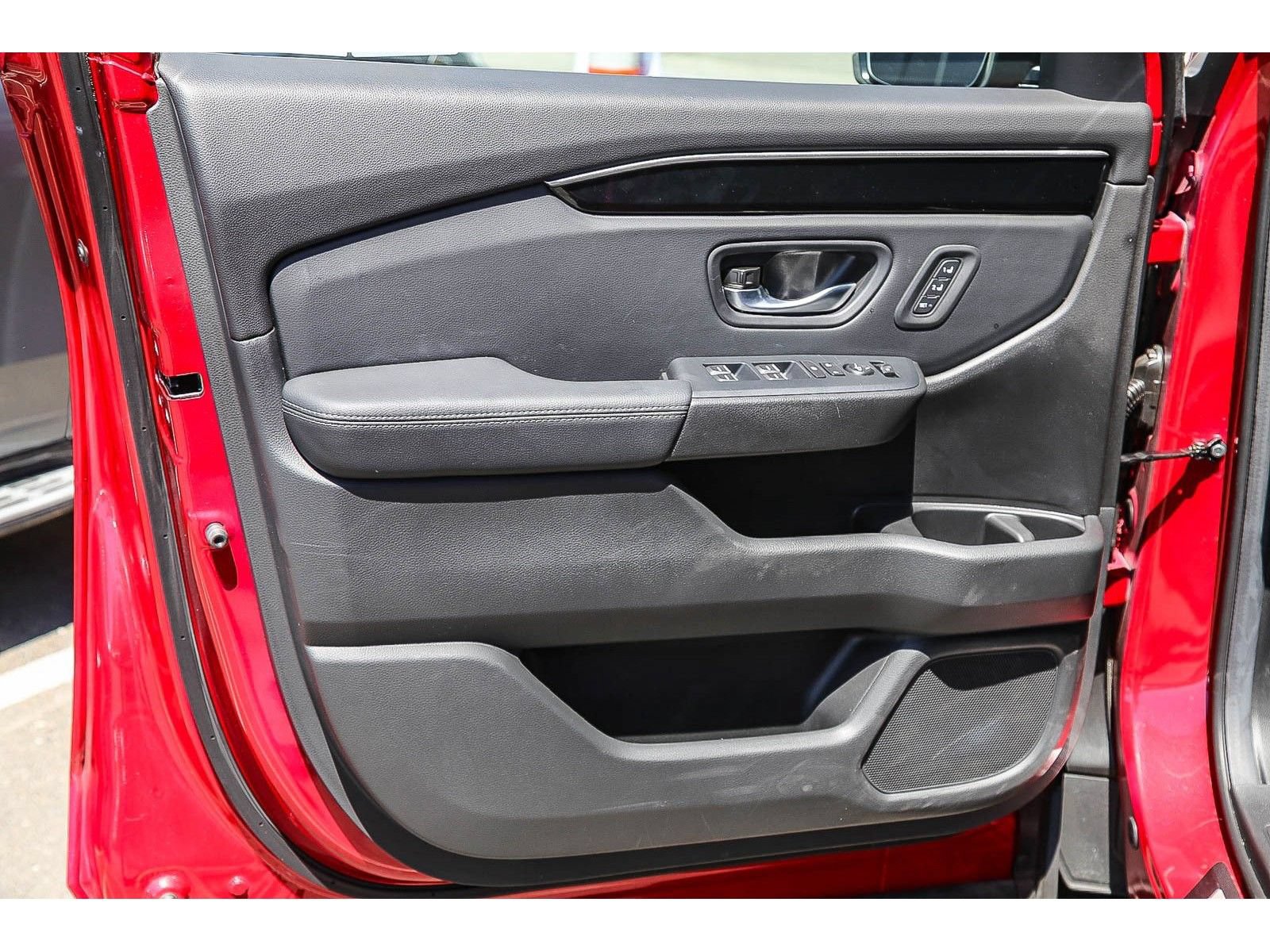 Used 2025 Honda Pilot EX-L image 18