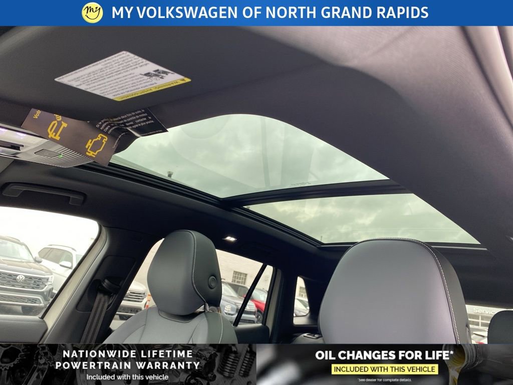 New 2026 Volkswagen Tiguan SE R-Line image 15