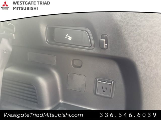 New 2025 Mitsubishi Outlander SEL image 30