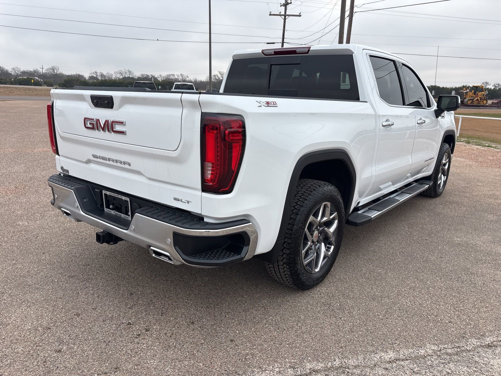 New 2026 GMC Sierra 1500 SLT image 6