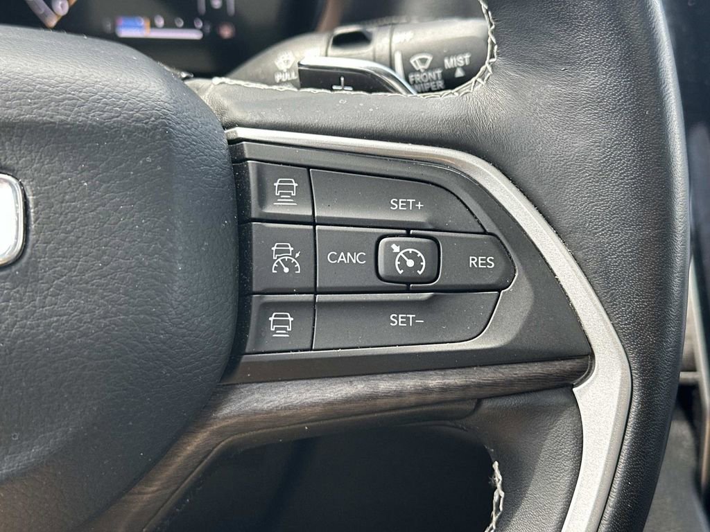 Used 2021 Jeep Grand Cherokee L Limited AWD/4WD image 25