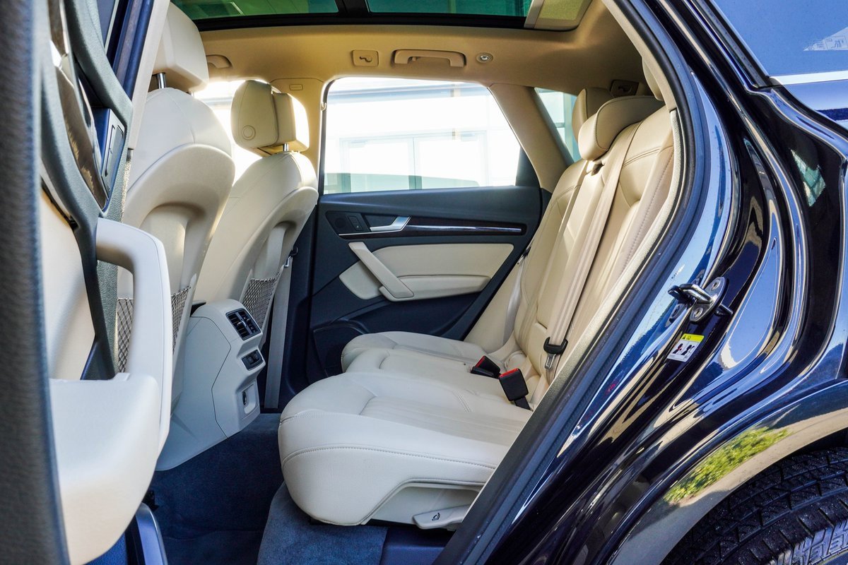 Used 2020 Audi Q5 2.0T Premium w/ Convenience Package image 17