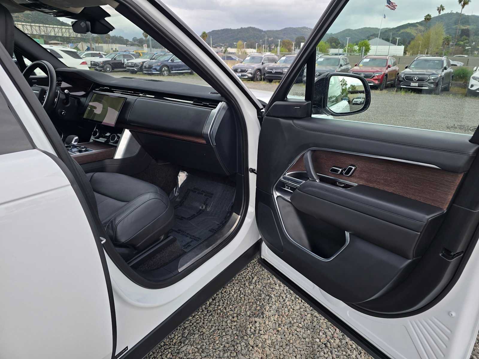 Used 2023 Land Rover Range Rover SE AWD/4WD image 12