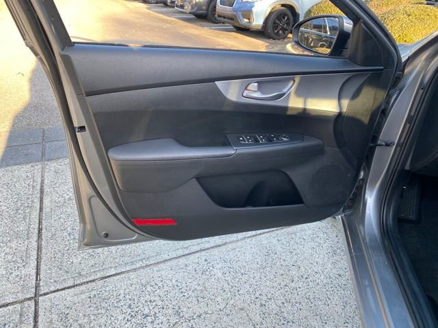 Used 2022 Kia Forte LXS w/ LXS Technology Package image 18