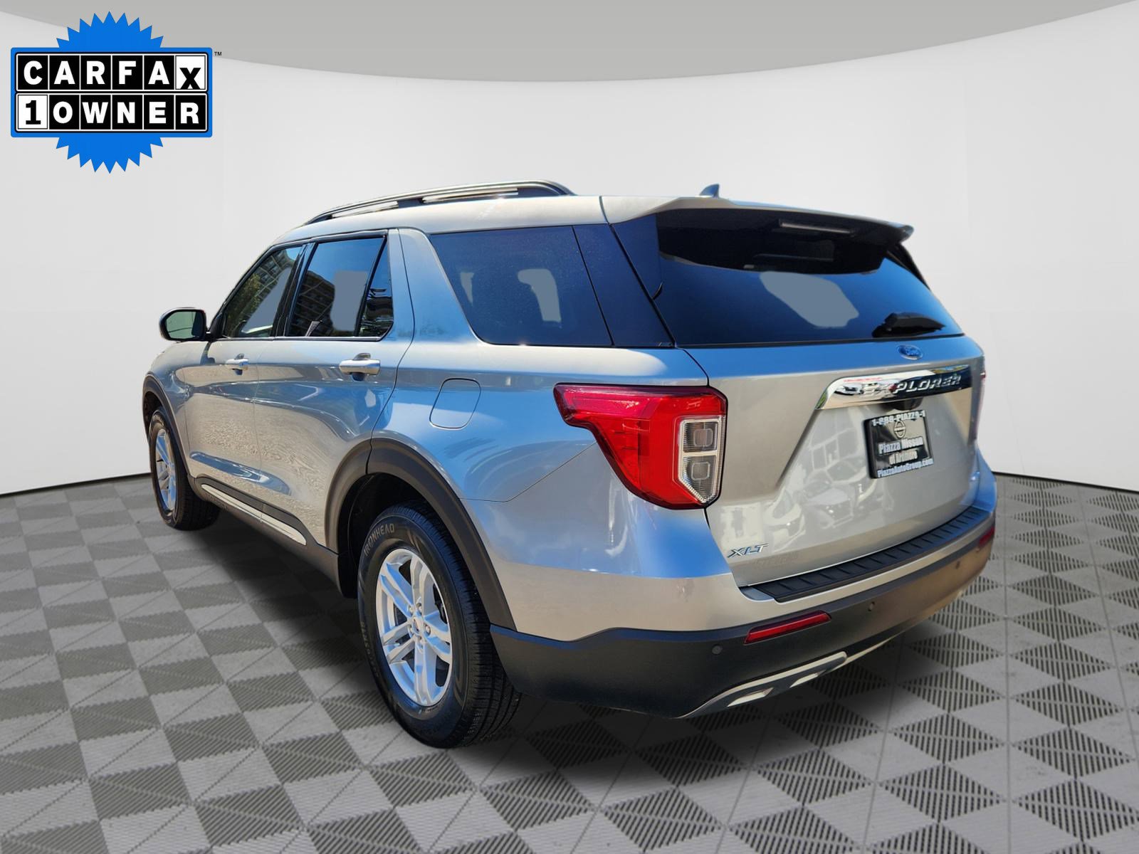 Used 2022 Ford Explorer XLT w/ Equipment Group 202A image 3