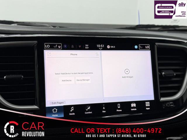 Used 2021 Chrysler Pacifica Touring-L image 26