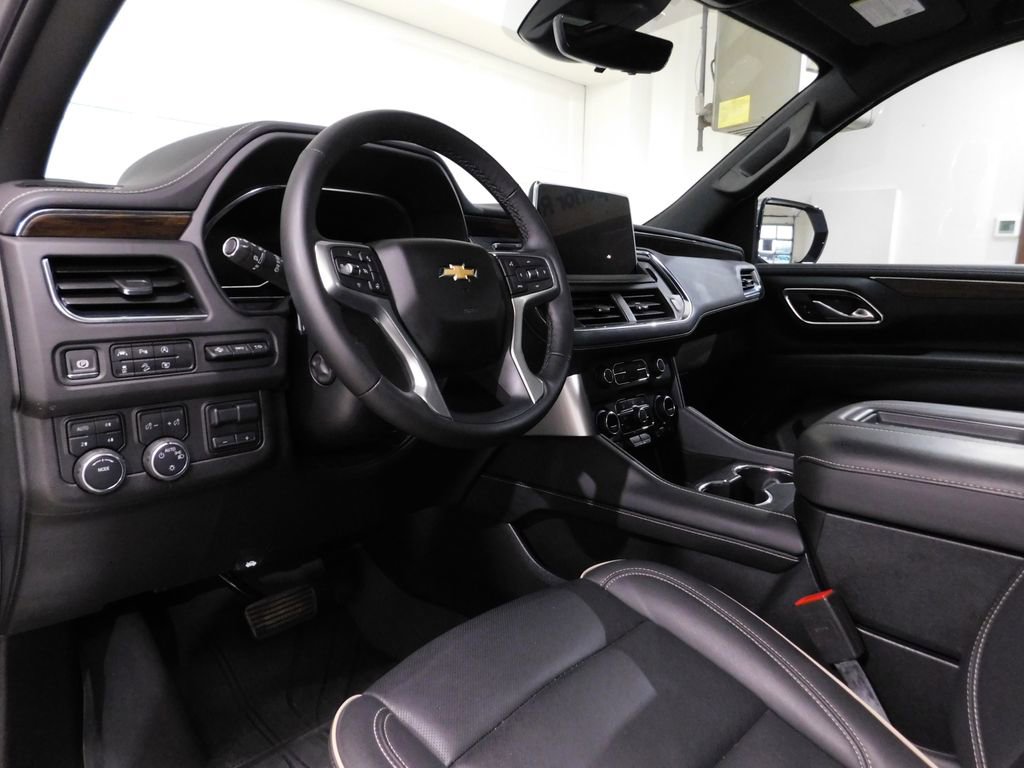 Used 2024 Chevrolet Tahoe Premier w/ Premium Package AWD/4WD image 27