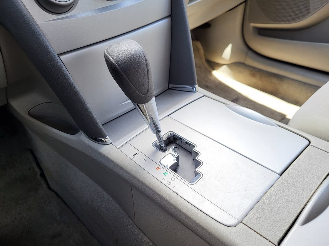 Used 2010 Toyota Camry LE FWD image 22