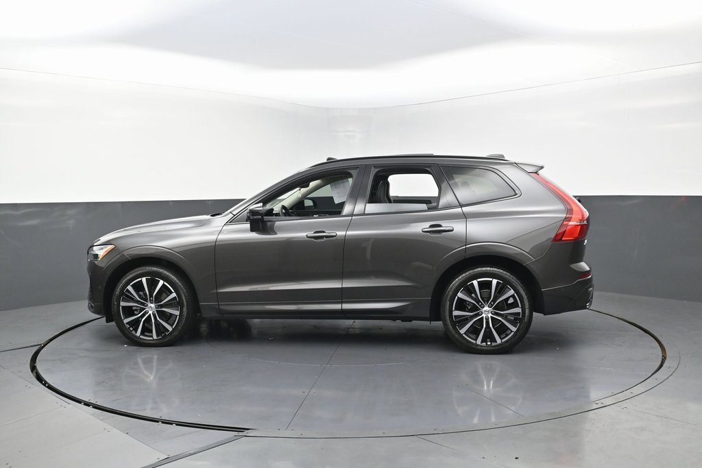 Used 2023 Volvo XC60 B5 Plus image 6
