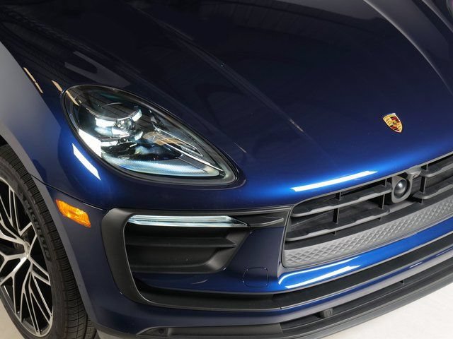 Certified 2026 Porsche Macan AWD/4WD image 33