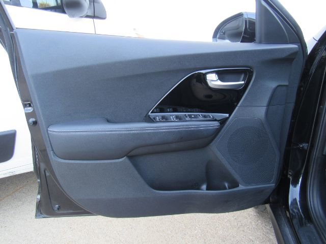 Used 2022 Kia Niro EX image 14