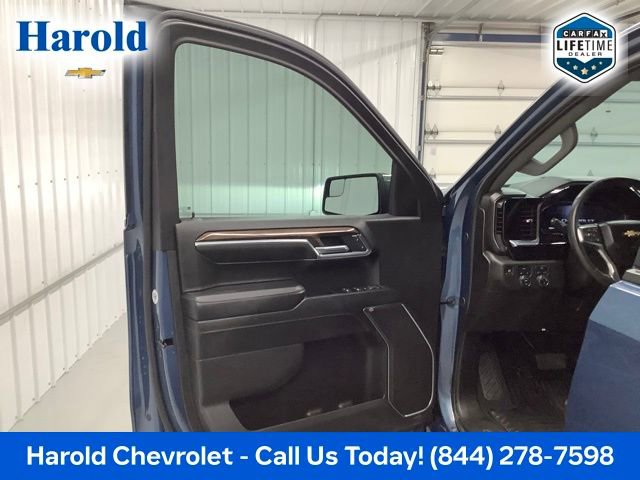 Used 2024 Chevrolet Silverado 1500 LT image 17