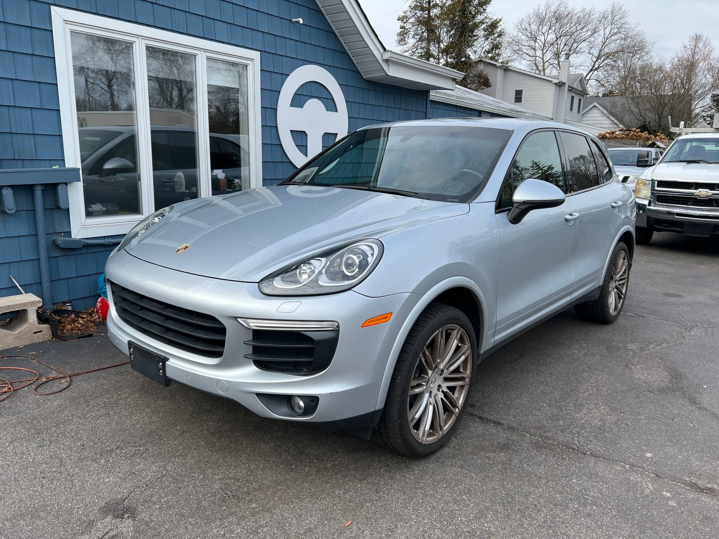Used 2017 Porsche Cayenne Platinum Edition w/ Premium Package (PJV)