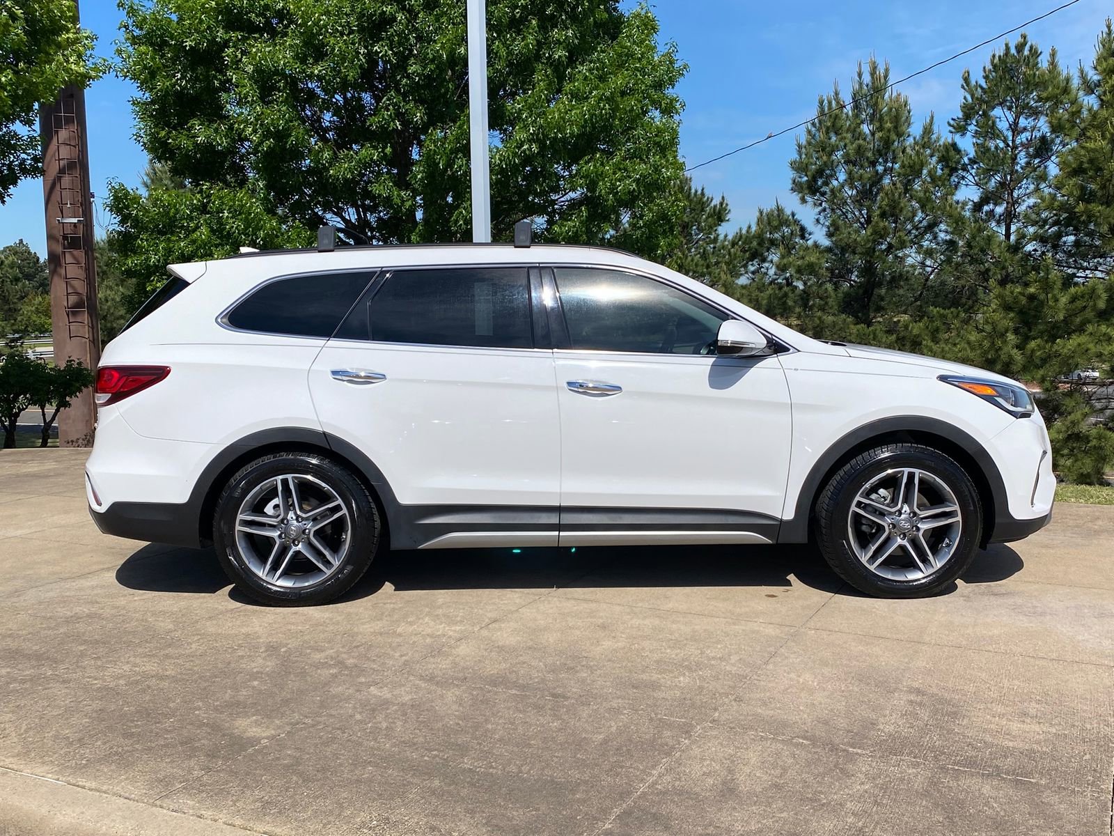 Used 2019 Hyundai Santa Fe XL image 7