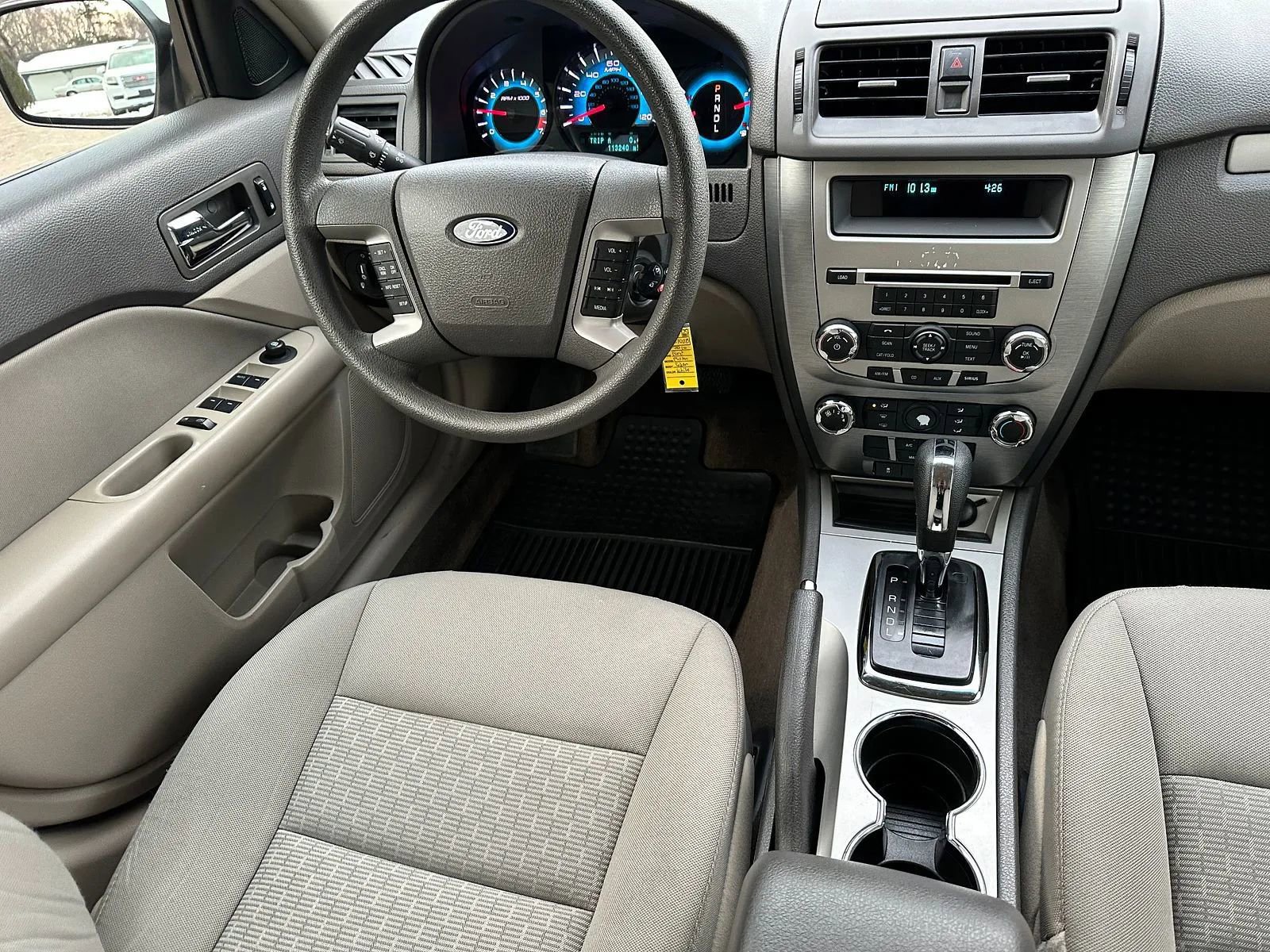 Used 2010 Ford Fusion SE FWD image 12