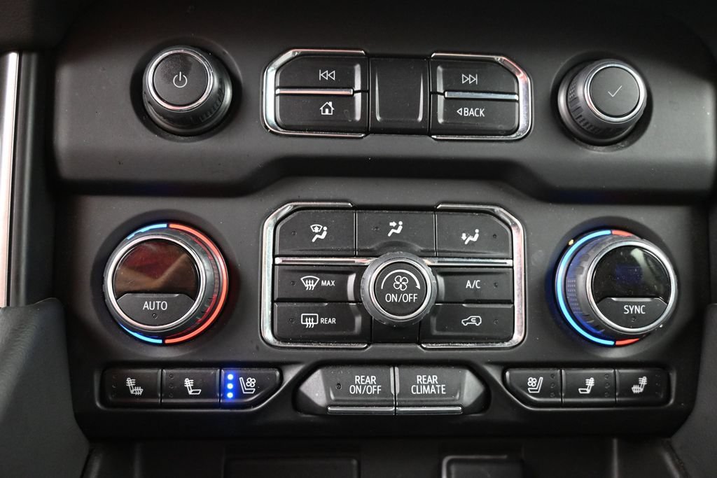 Used 2023 Chevrolet Suburban Premier AWD/4WD image 13