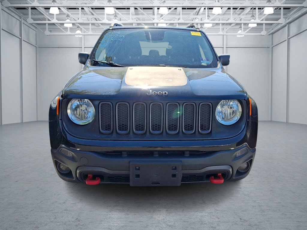 Used 2016 Jeep Renegade Trailhawk w/ Premium Trailhawk Package AWD/4WD image 2