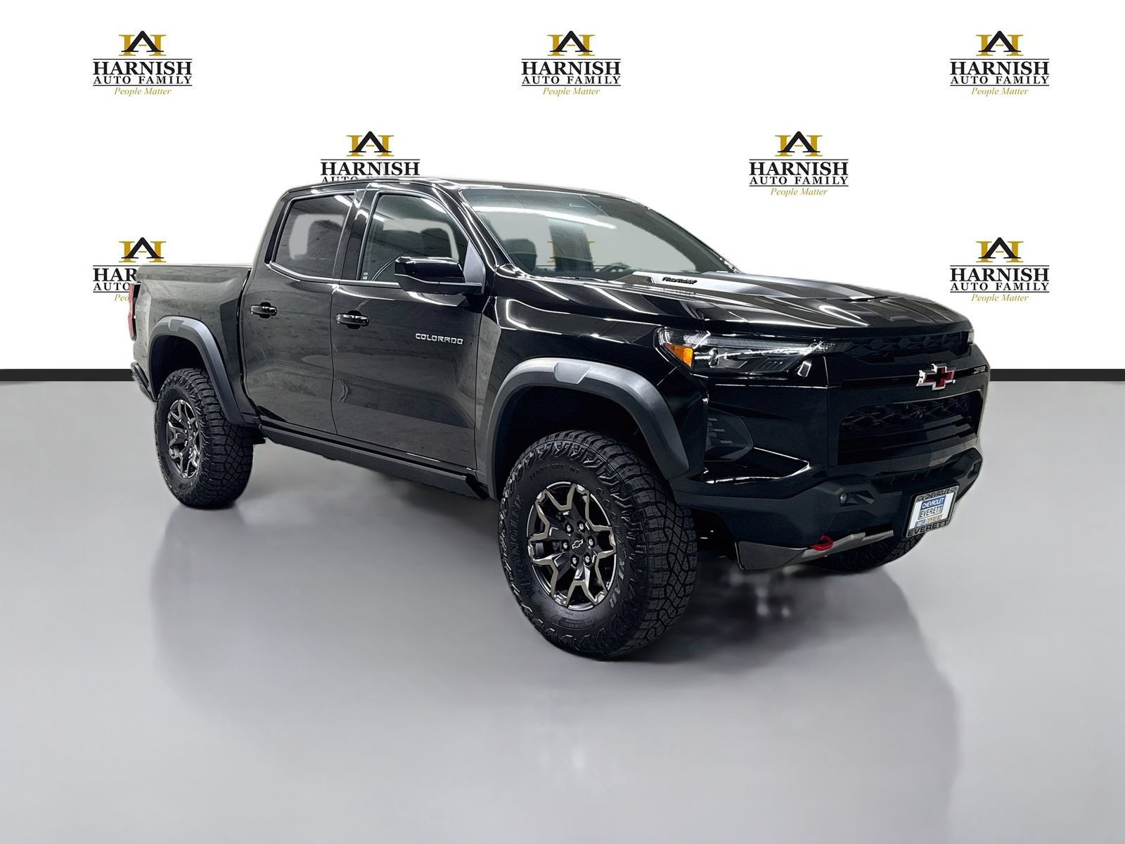 Used 2025 Chevrolet Colorado ZR2 w/ Technology Package AWD/4WD image 3