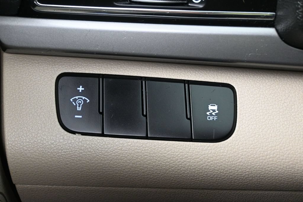 Used 2017 Hyundai Elantra SE FWD image 15