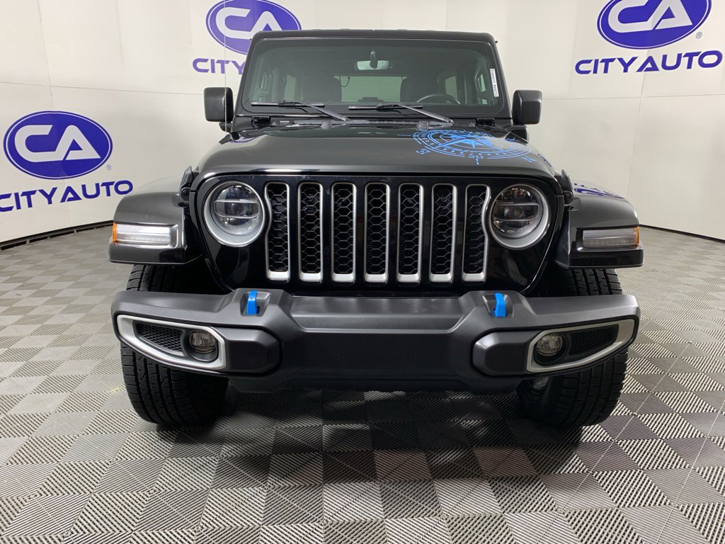 Used 2022 Jeep Wrangler Unlimited Sahara w/ Cold Weather Group image 8