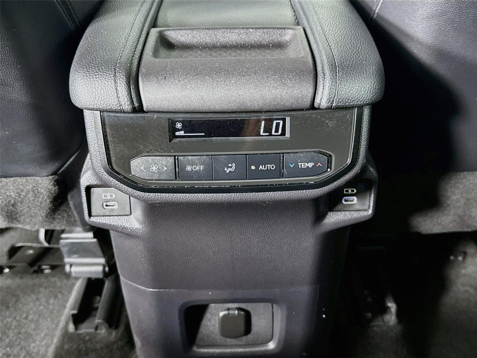 Used 2024 Toyota Grand Highlander AWD Hybrid image 25