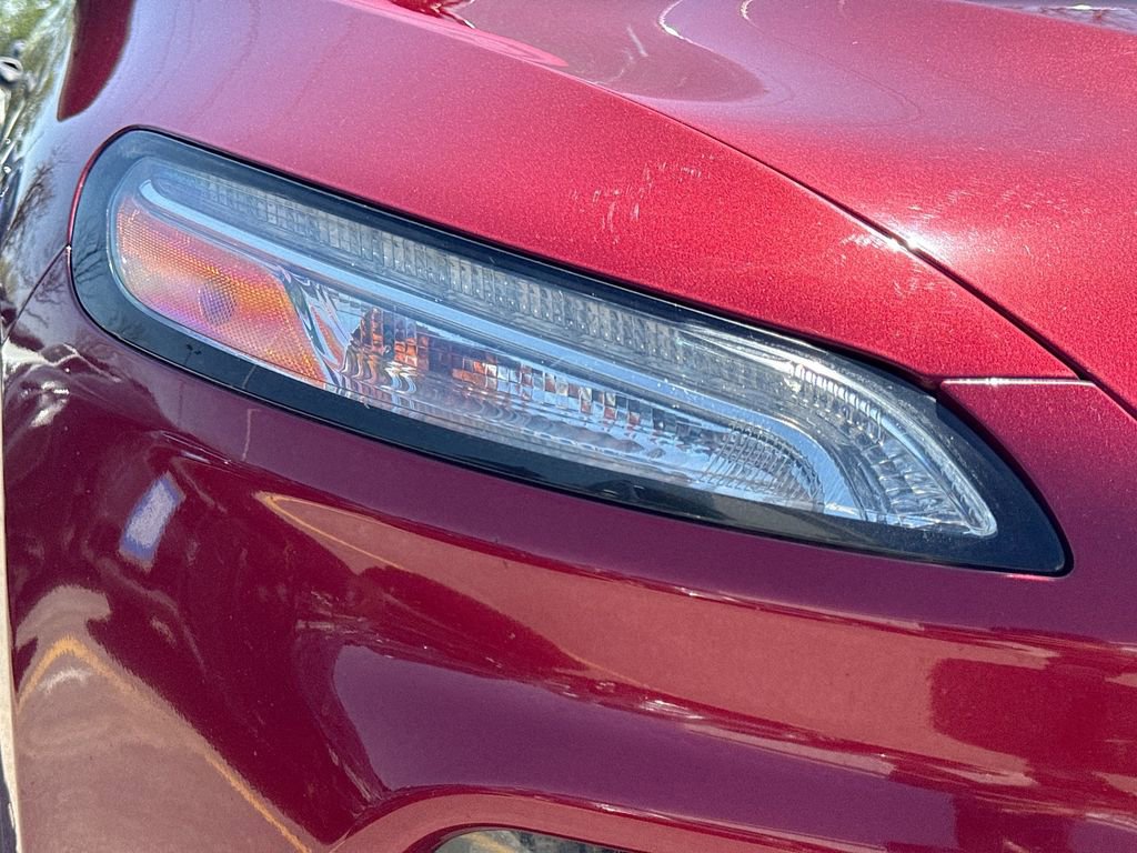 Used 2016 Jeep Cherokee Sport image 35