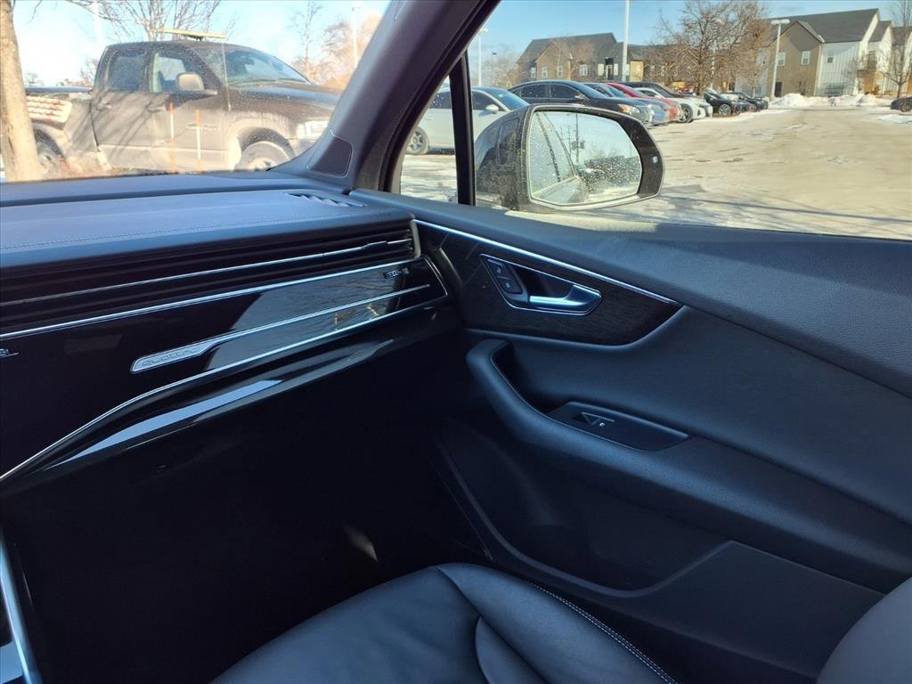 Used 2025 Audi Q7 2.0T Premium w/ Convenience Plus Package image 26