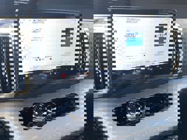 Certified 2025 Ford Expedition Active image 25