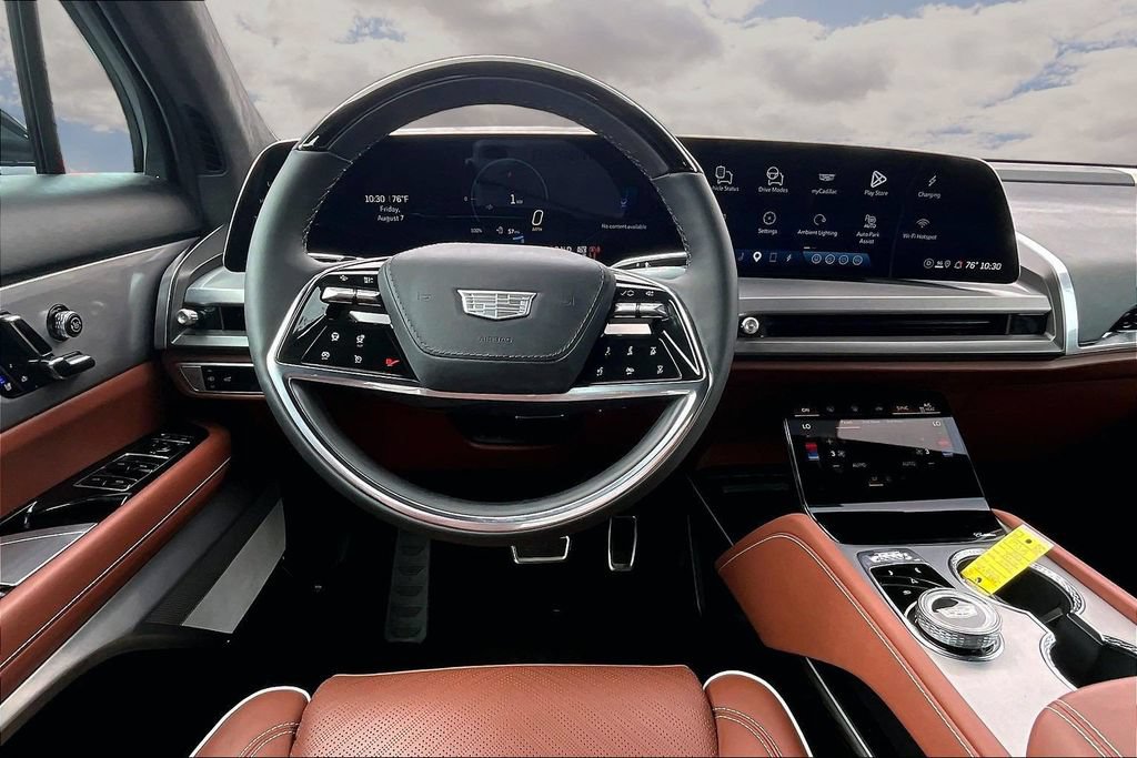 Certified 2026 Cadillac Vistiq Platinum AWD/4WD image 8