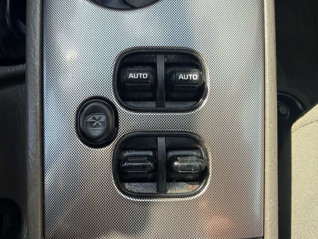 Used 2006 Jeep Liberty Renegade image 12