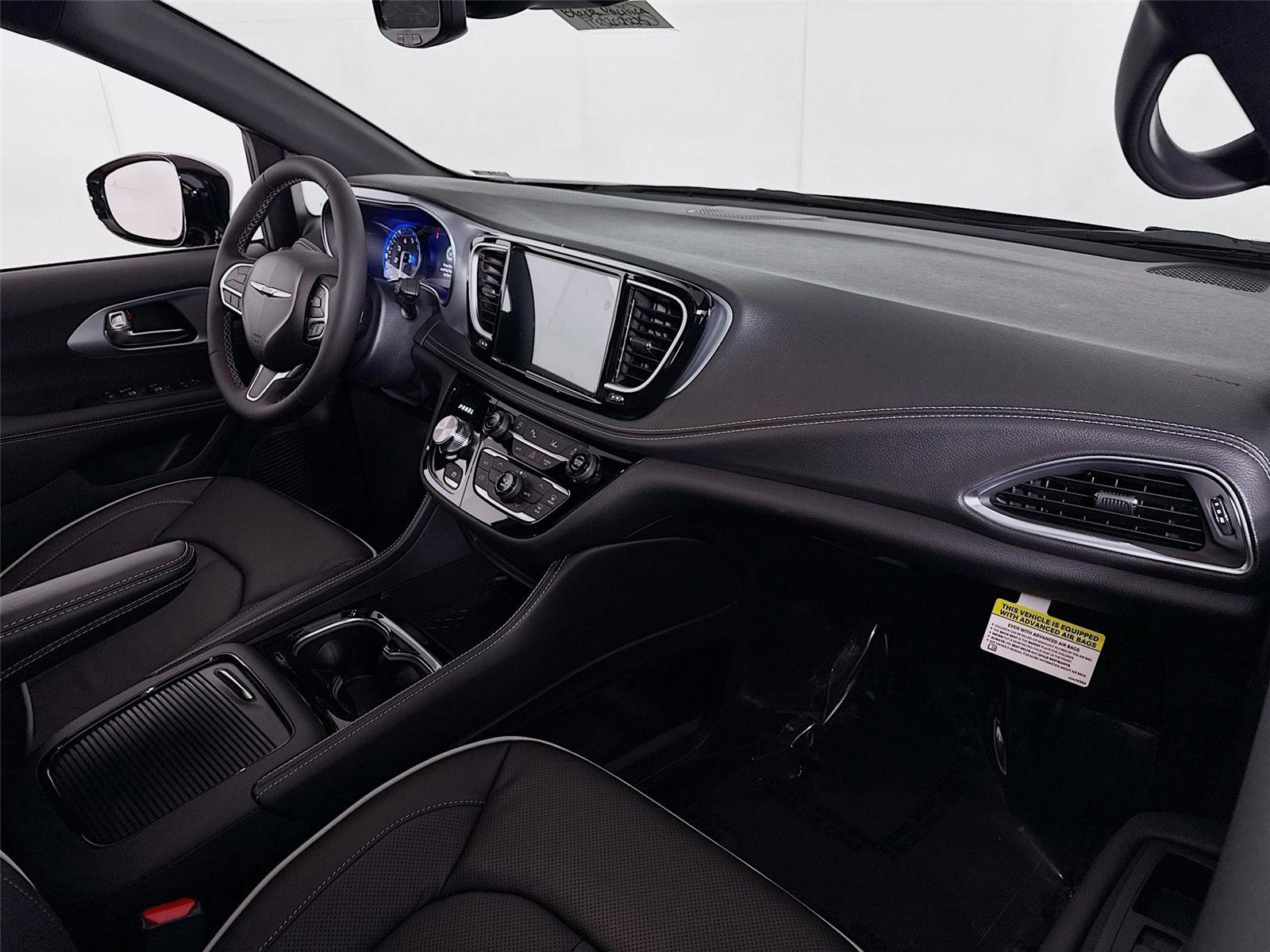 New 2026 Chrysler Pacifica Limited FWD image 25