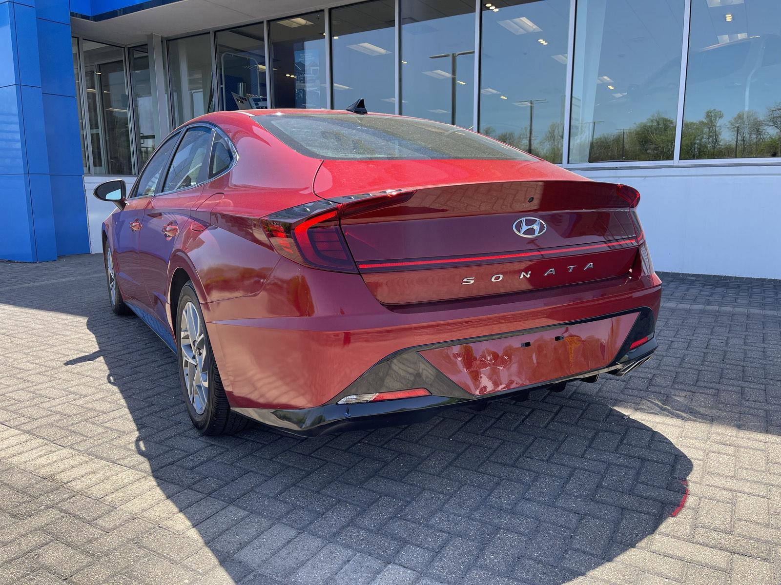 Used 2023 Hyundai Sonata SEL FWD image 3