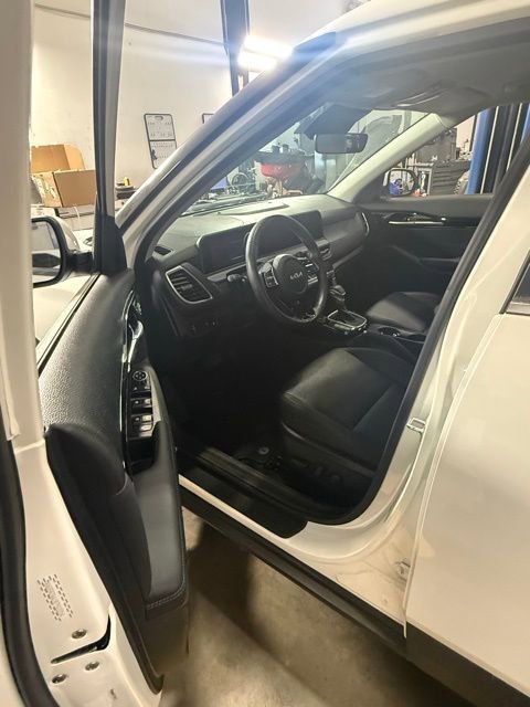 Certified 2024 Kia Seltos EX image 17