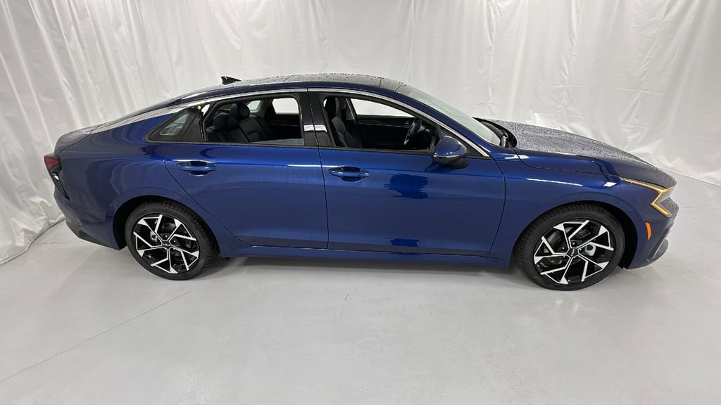 New 2026 Kia K5 EX image 2