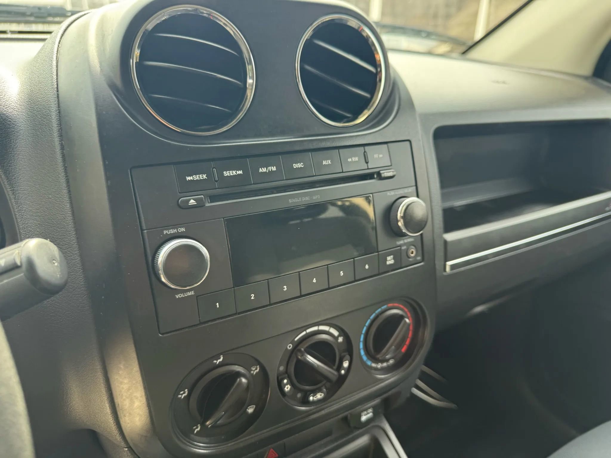 Used 2009 Jeep Compass Sport image 20