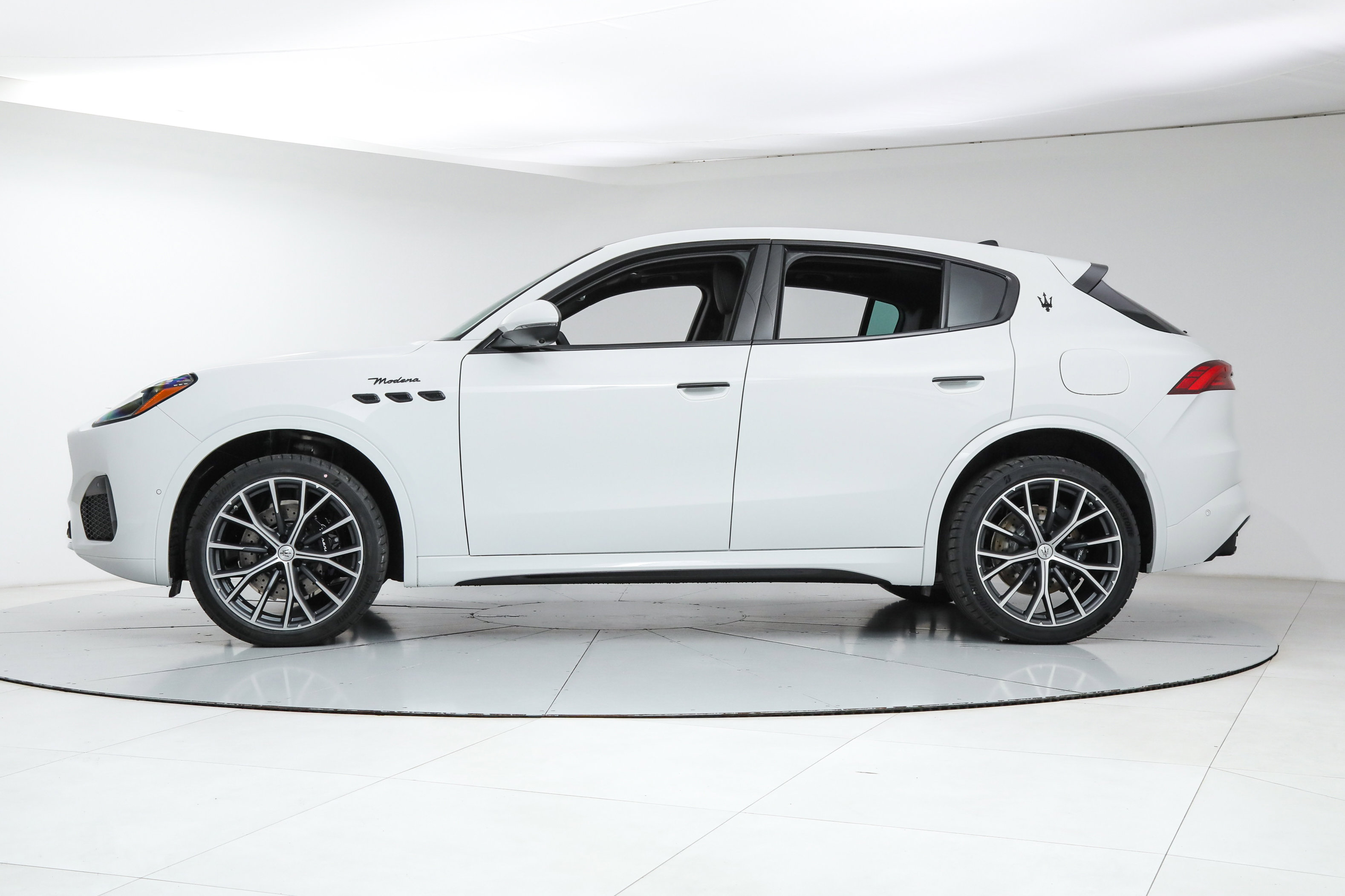 New 2026 Maserati Grecale Modena image 2