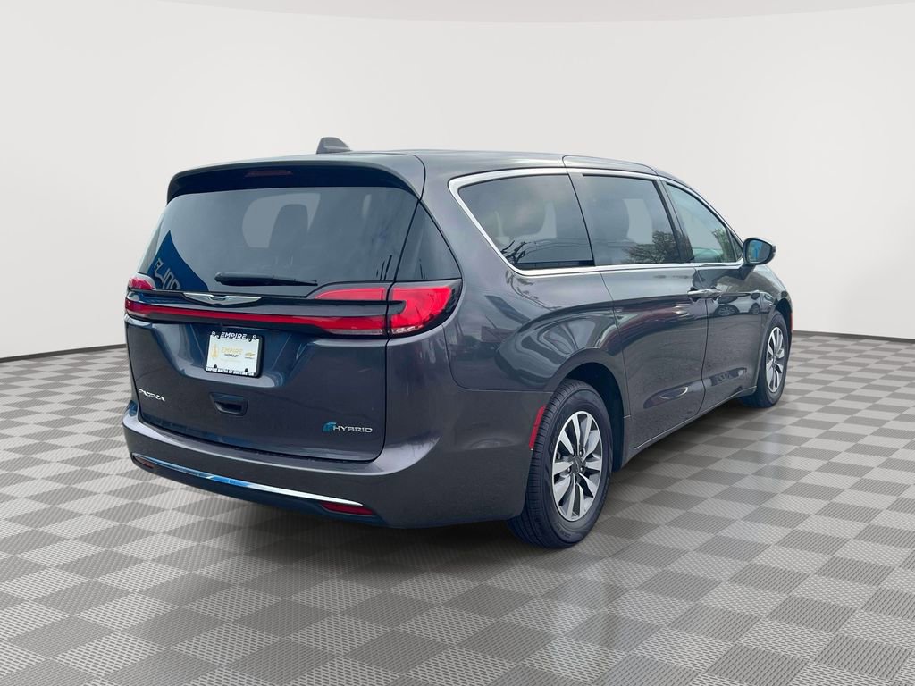 Used 2022 Chrysler Pacifica Touring-L FWD image 5