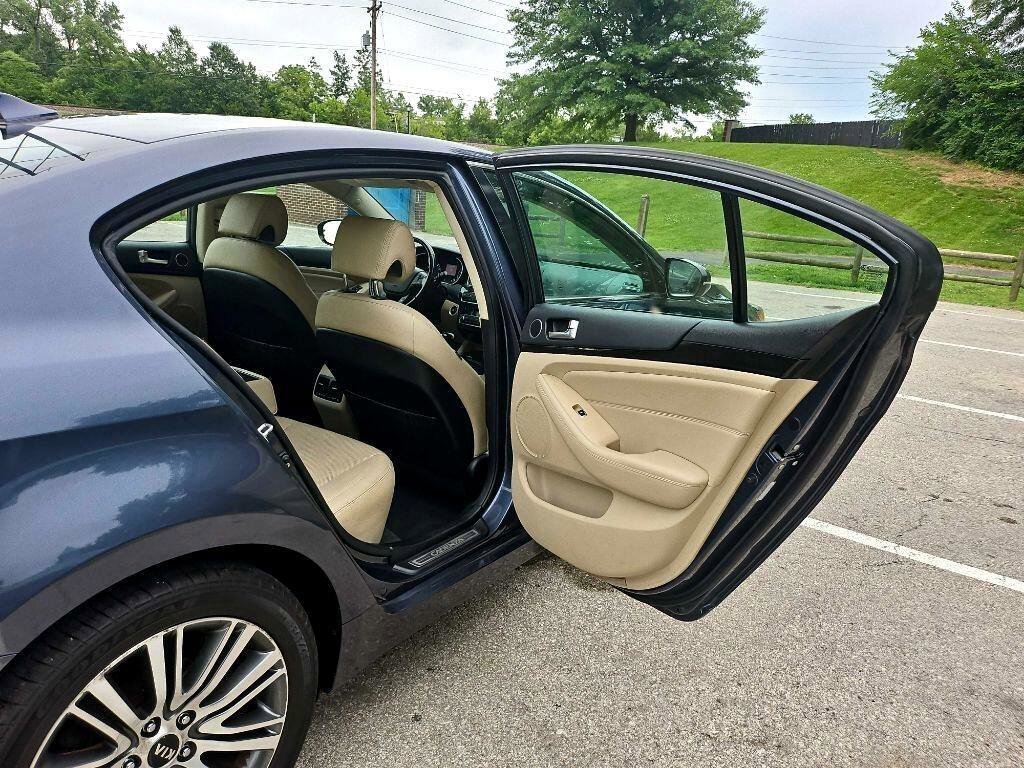Used 2014 Kia Cadenza Premium FWD image 25