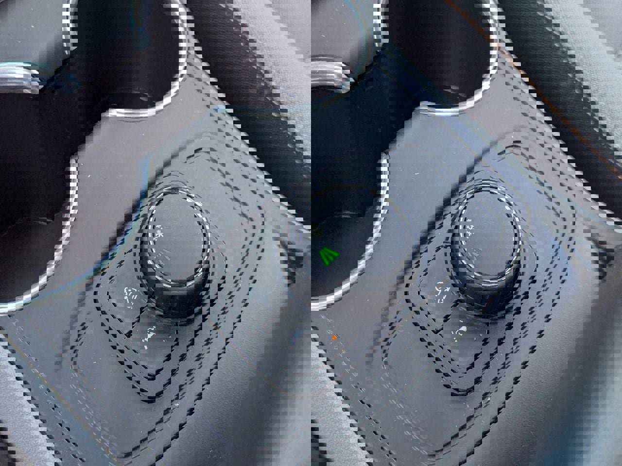 Used 2020 GMC Terrain SLE image 28