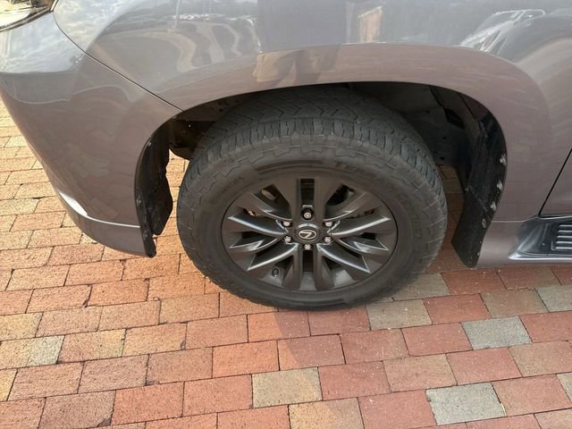 Used 2021 Lexus GX 460 Premium w/ Premium Package image 2