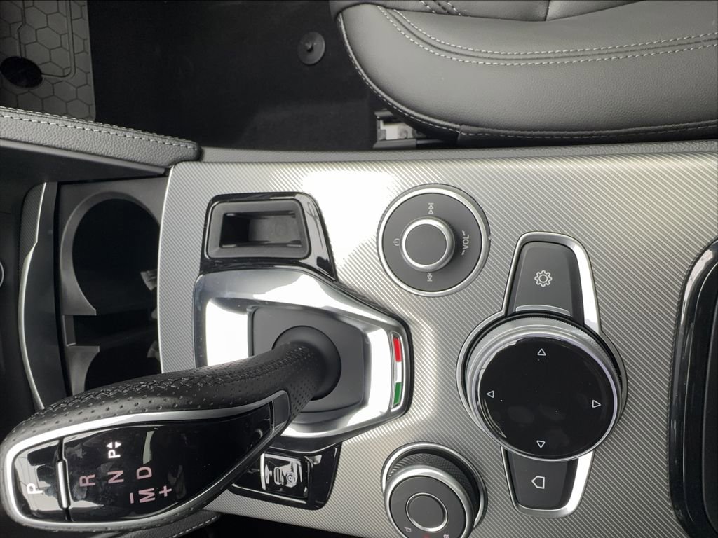 New 2025 Alfa Romeo Stelvio Sprint w/ Convenience Package image 47