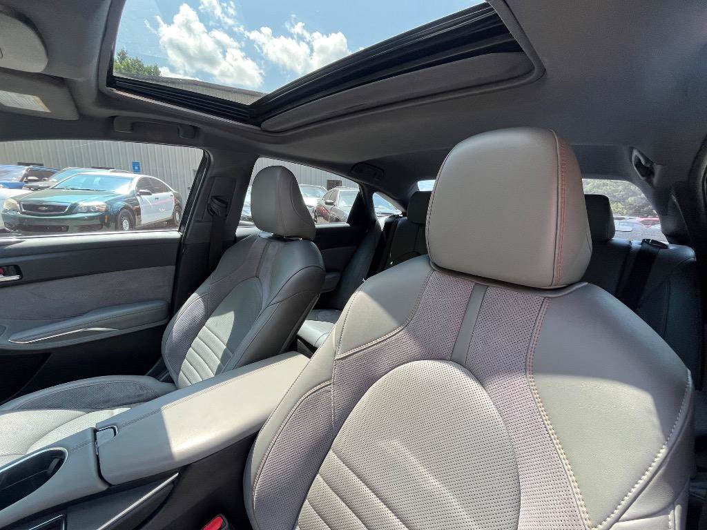 Used 2019 Toyota Avalon XSE w/ Four Season Floor Mat Package FWD image 17