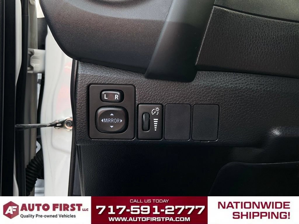 Used 2019 Toyota Corolla LE FWD image 19