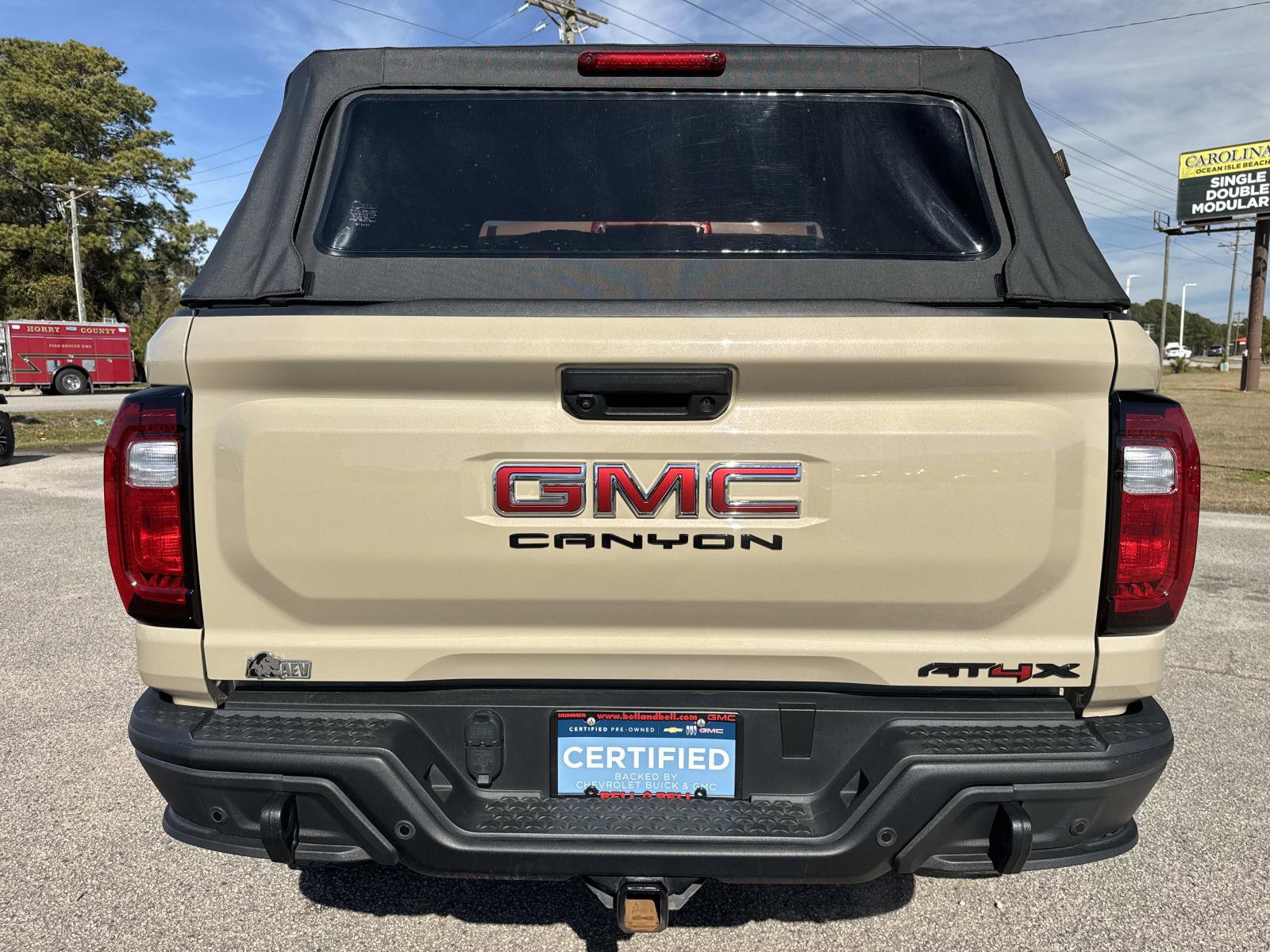 Certified 2024 GMC Canyon AT4X w/ AT4X AEV Edition AWD/4WD image 5