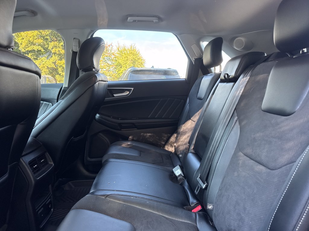 Used 2018 Ford Edge Sport w/ Technology Package AWD/4WD image 11