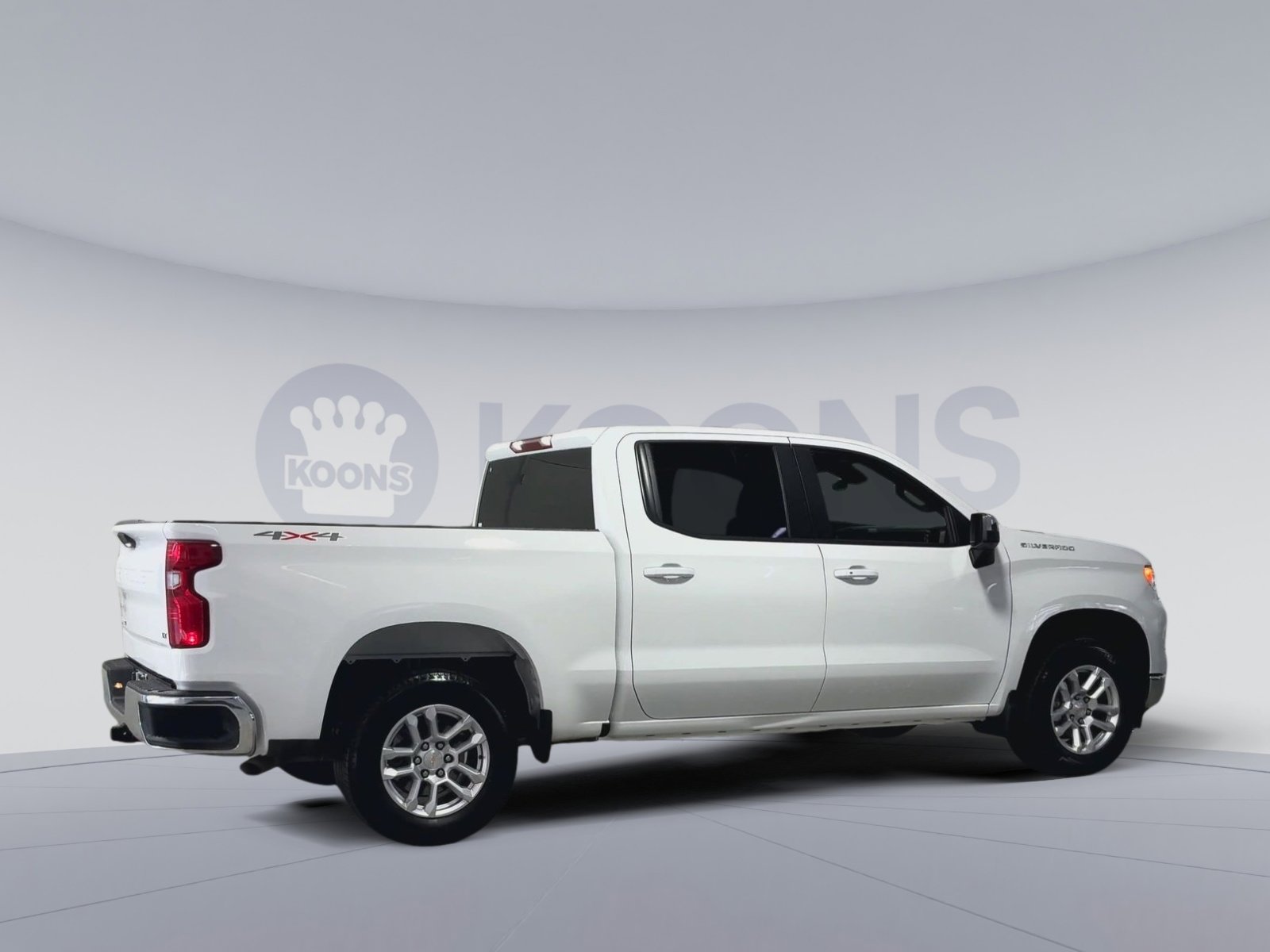 Used 2025 Chevrolet Silverado 1500 LT AWD/4WD image 2