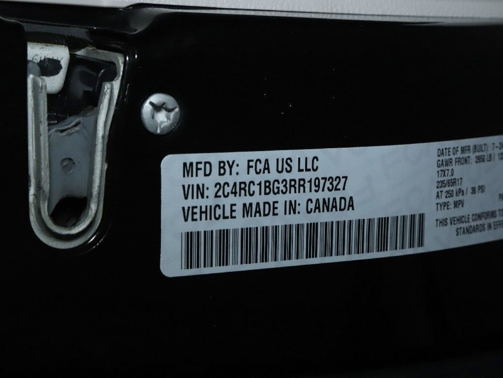 Used 2024 Chrysler Pacifica Touring-L FWD image 19