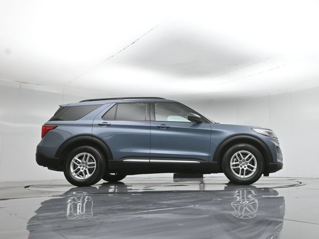 Used 2025 Ford Explorer Active w/ Active Comfort Package RWD image 50