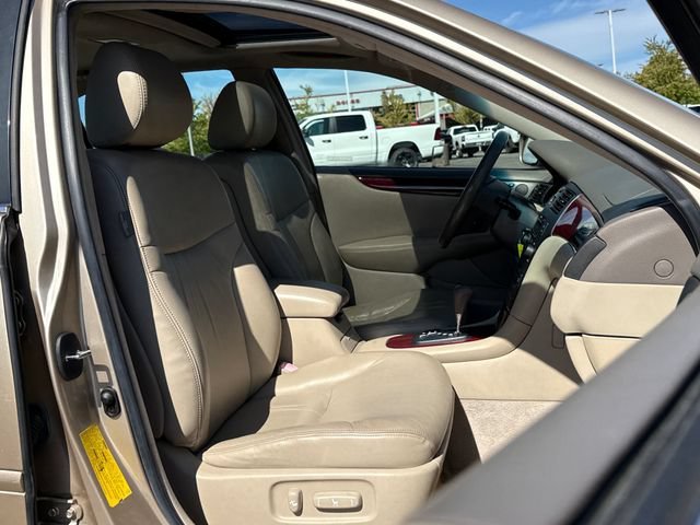 Used 2004 Lexus ES 330 FWD image 23