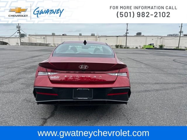 Used 2025 Hyundai Elantra SEL FWD image 6